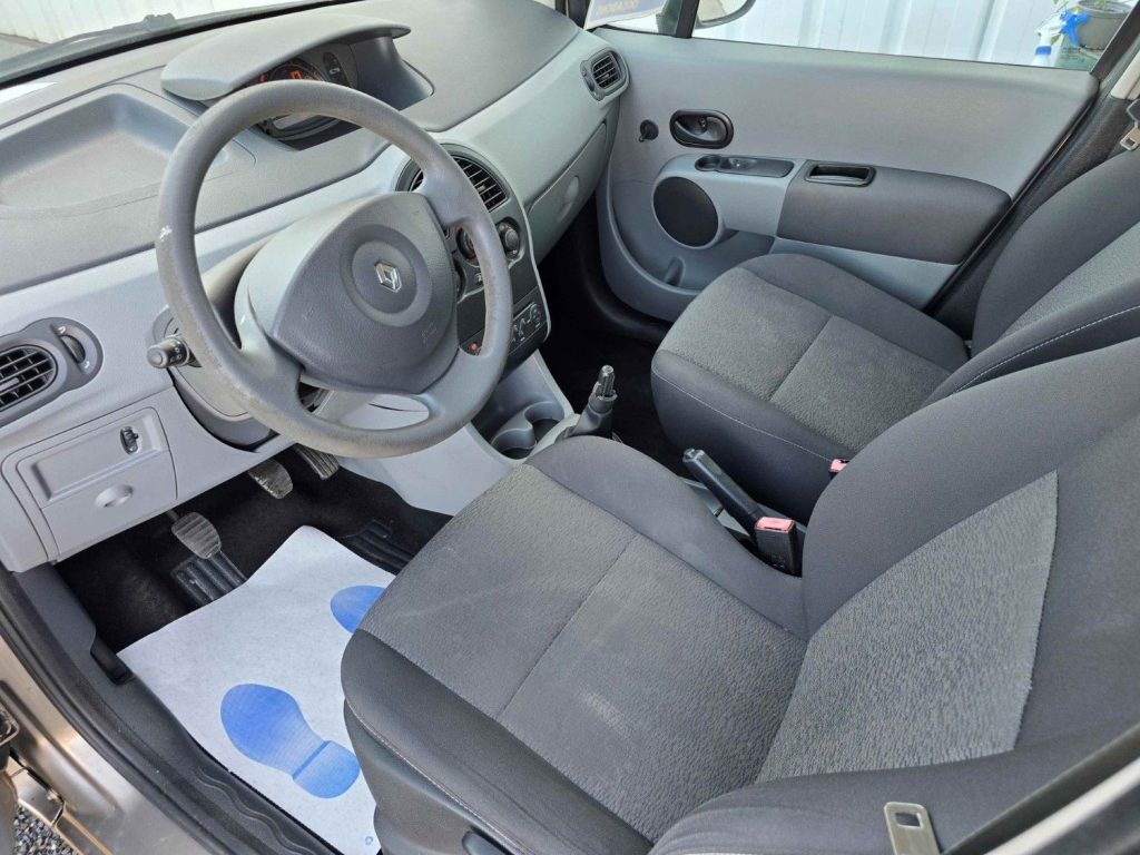 Intérieur d'une voiture Renault