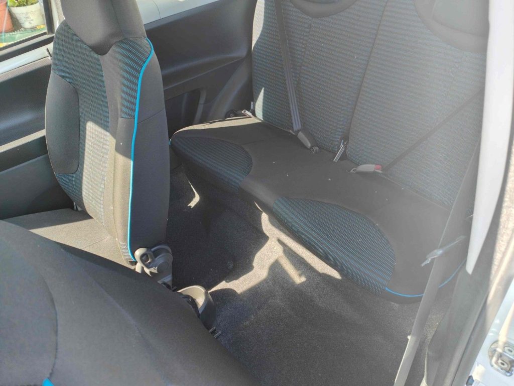 Intérieur de voiture, sièges arrière